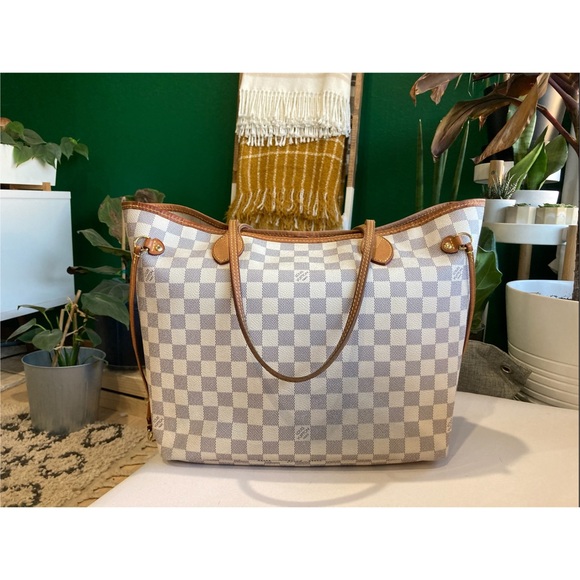 *SOLD* Louis Vuitton Neverfull MM - Picture 2 of 11